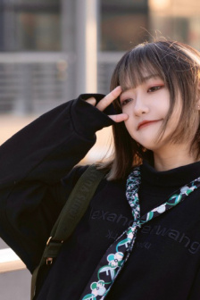 小雪已经被撑的这么大了